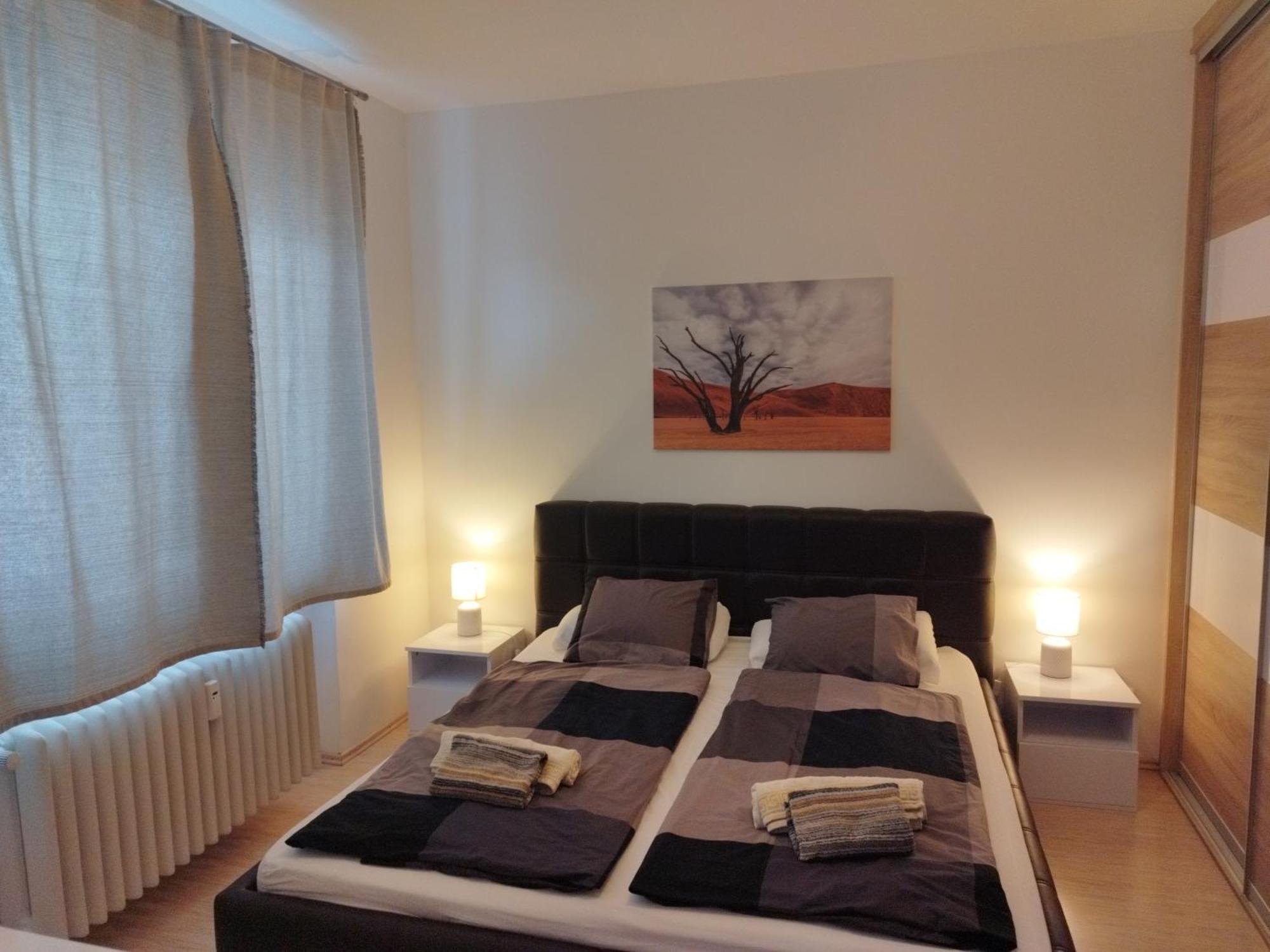 Appartamento Amazing Flat In Old Town With Large Balcony Bratislava Esterno foto